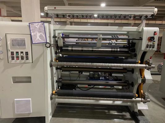 Tam otomatik kağıt rulo kesicisi PVC PET PE kompozit film kağıt rulo kesme makinesi