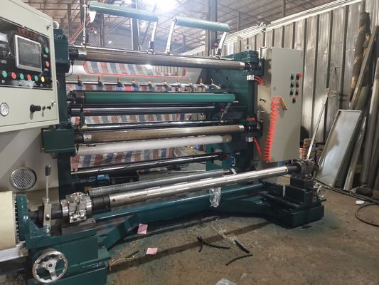 PLC Kontrolü Dikey Kesme Makinesi Kaplama Kağıt Kesme Tekrar Dönüştürme Makinesi 0 - 200m/Min