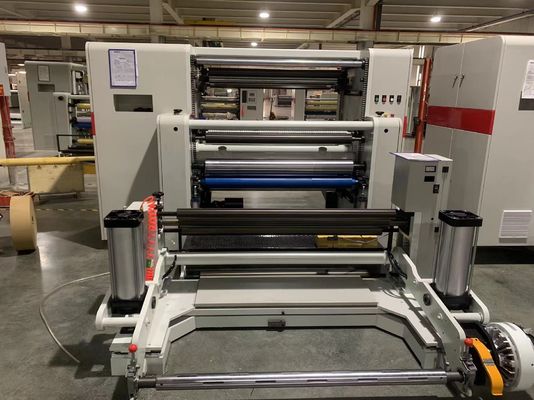 1300 Yüksek Hızlı Kesme Makinesi Yüksek hassasiyetli Kraft Kağıt Kesme Makinesi