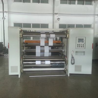 Tam otomatik üç motorlu folyo yuvarlama makinesi Kağıt yuvarlama ve kesme makinesi