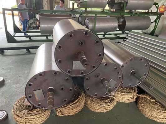 1300 Tipi Elektrik Isıtma Rolü Kompozit Çelik Rolü Yüzeyi Kaplama Ayna Yüzeyi Tedavisi