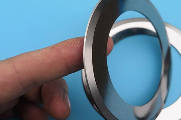 Yuvarlak Yüksek Hassasiyetli Döner Kesme Bıçağı Pvc Kenar Bıçağı Döner Bıçaqlar Kesme Makinesi Kağıt Boru Yapıştırıcı Teyp Kesme Makinesi Bıçağı 4